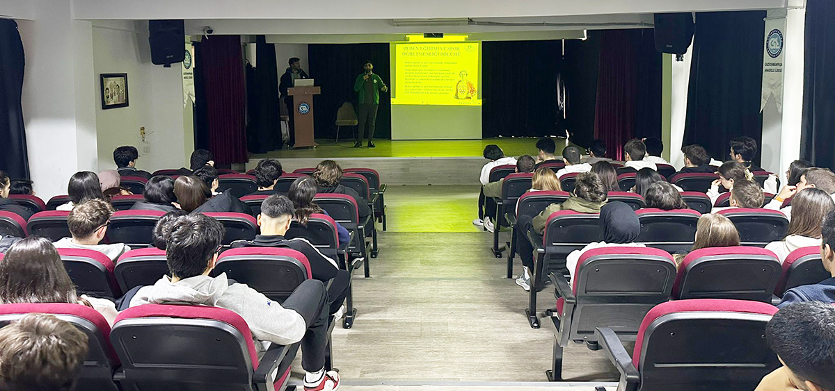 Gaziosmanpaşalı Gençlere Spor Akademileri Yolunda Seminer Desteği