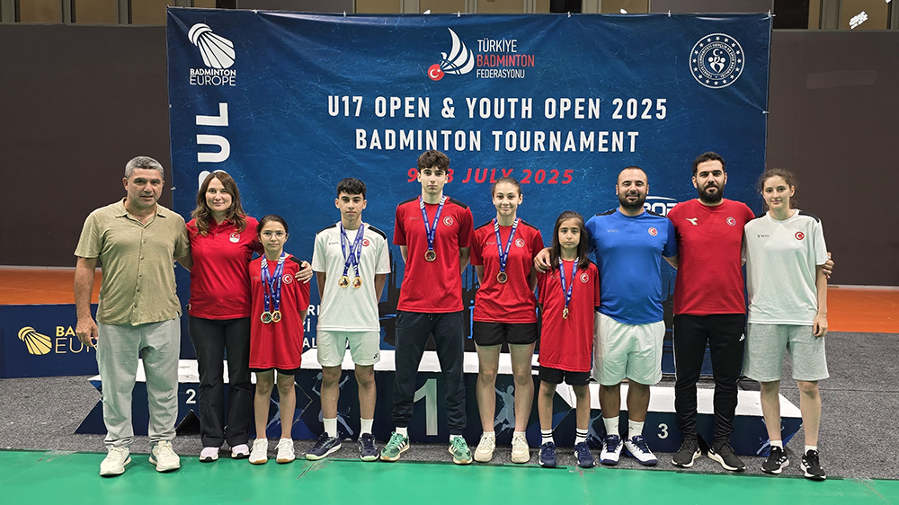 Uluslararası Badminton Turnuvasında Gaziosmanpaşa Fırtınası Esti