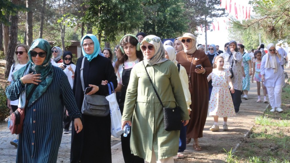 Yenilenen Millet Bahçesine İlk Adımı Gaziosmanpaşalı Kadınlar Attı
