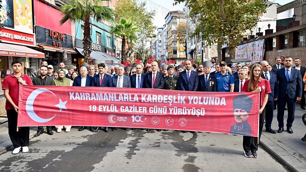 Gaziosmanpaşa’da Kahraman Gazilere Saygı Yürüyüşü Yapıldı