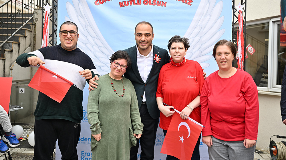 Engelsiz Yaşam Merkezi’nde Yeni Eğitim Yılı, Cumhuriyet Coşkusu İle Başladı 