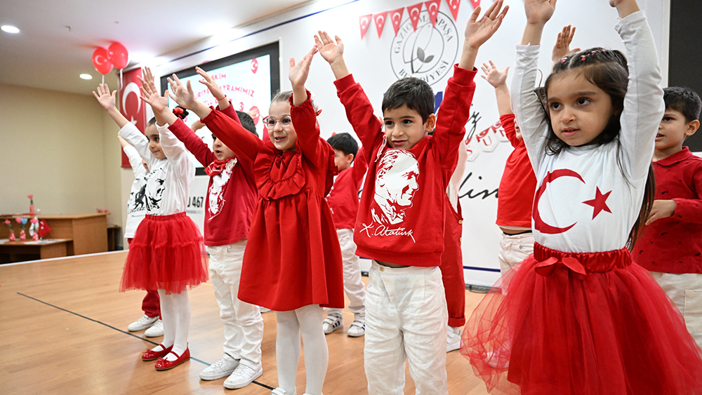 Gaziosmanpaşalı Miniklerin Cumhuriyet Sevgisi