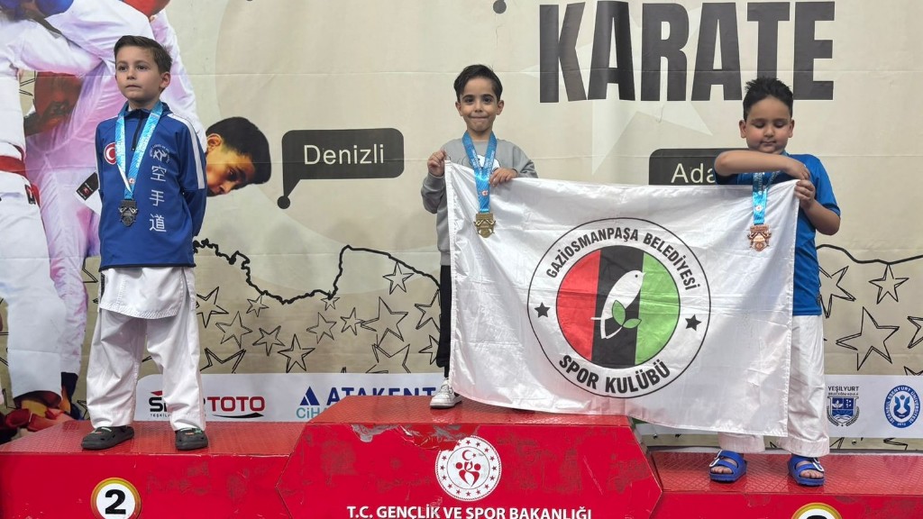 Gaziosmanpaşalı Minik Karateci Kaan Ayaz, Türkiye Şampiyonu Oldu