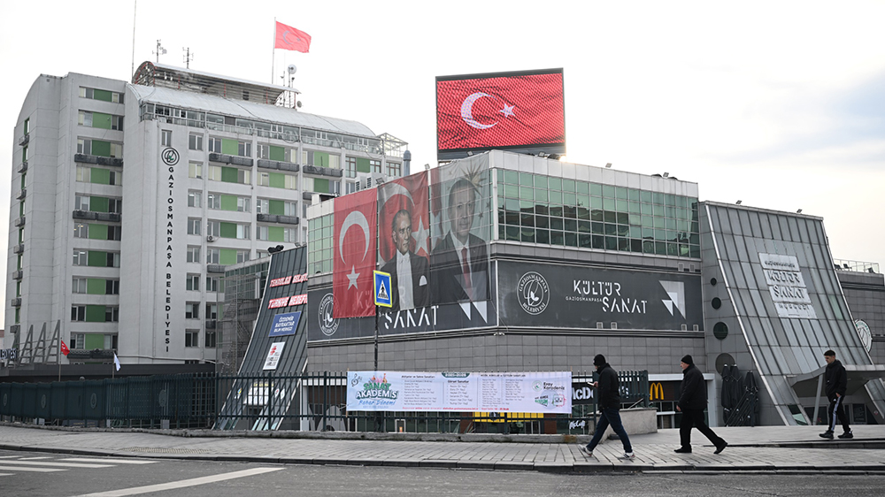 Hain Provokasyona Karşı Gaziosmanpaşa’da Ekranlar Türk Bayrağıyla Donatıldı