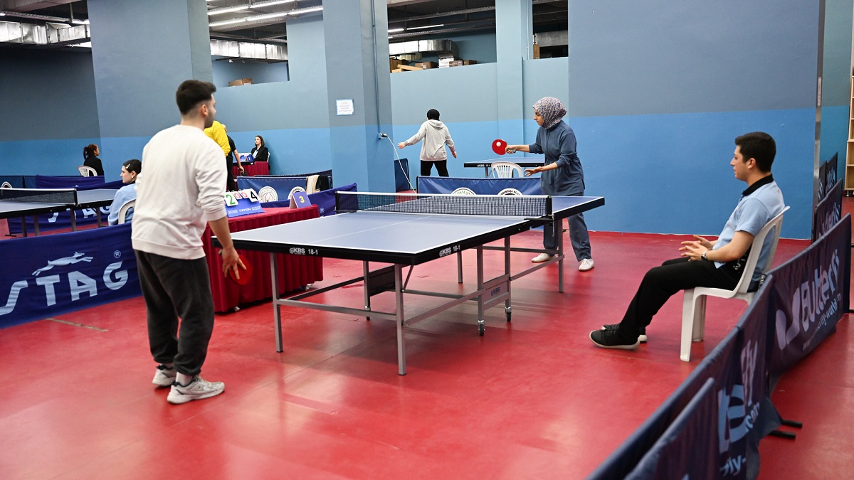 Gaziosmanpaşa Belediyesi’nin Ev Sahipliğinde, Dünya Masa Tenisi Günü’ne Özel Turnuva Düzenlendi