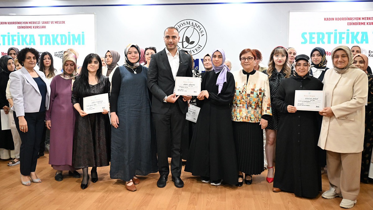 Kadın Koordinasyon Merkezi Kursiyerlerinin Sertifika Heyecanı